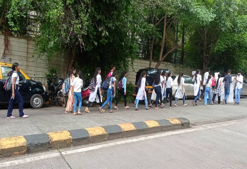 Students rally in Malad (East) for awareness on "World Suicide Prevention Day"