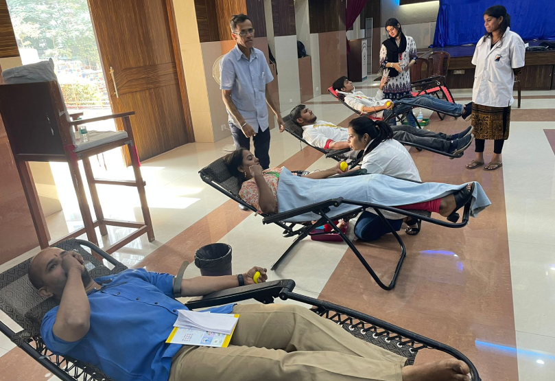 Suburban Hi Tech Blood Center organised the Blood Donation Drive