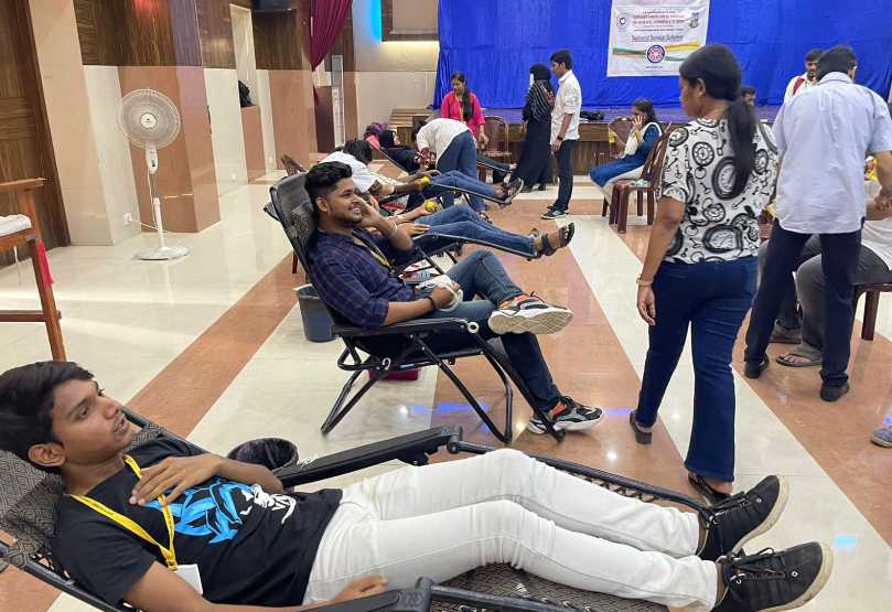 Suburban Hi Tech Blood Center organised the Blood Donation Drive